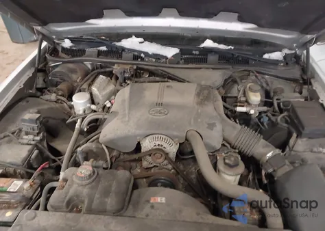 2000 Mercury Grand Marquis Ls z USA, uszkodzony, nr VIN 2MEFM75W1YX686291